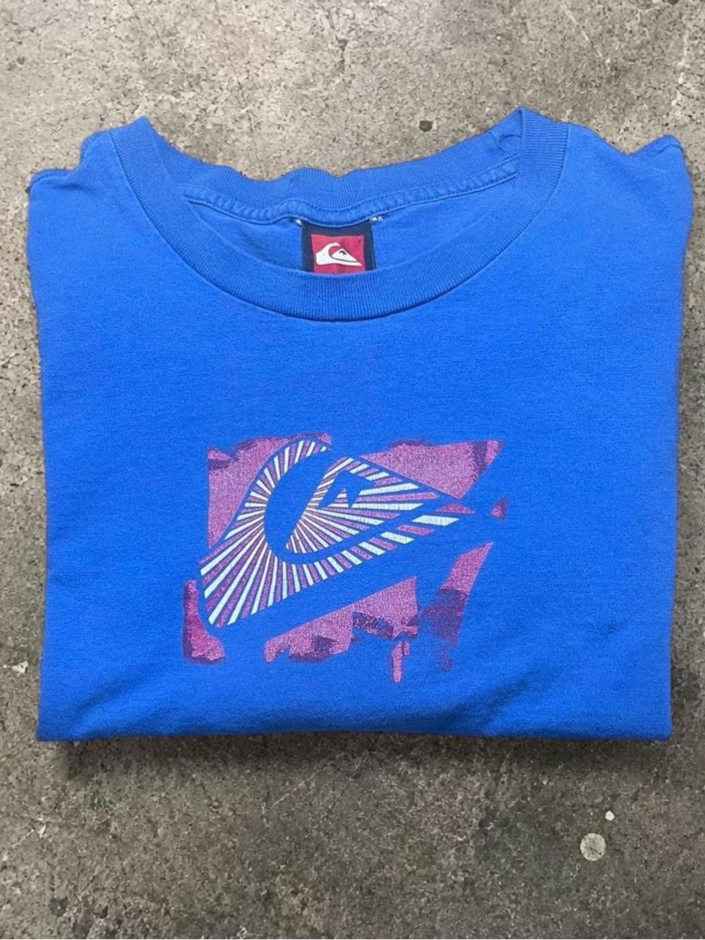 Y2K Boxy Fit Quiksilver Red Sunburst Surf Wear Skater Blue Graphic Tee Men’s XL